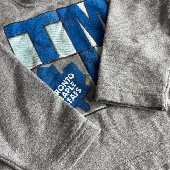 Y2K Toronto Maple Leafs kids sweater size 4 - Picture 4 of 5